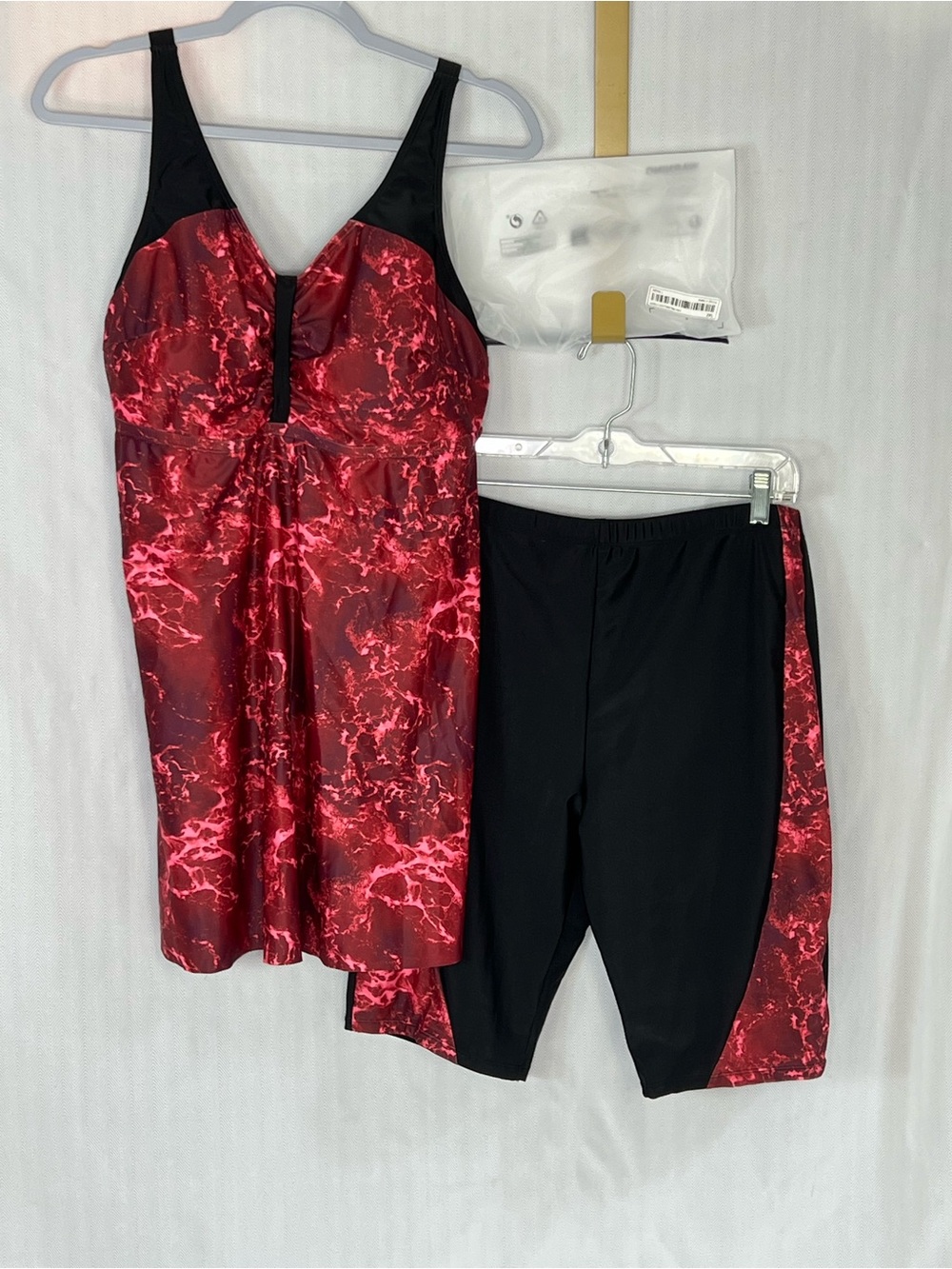 Septangle Swimsuit Tankini W/Shorts Red Watercolor Black Knee Length Shorts 2XL👍